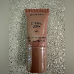 REALHER Ethereal Charm Long Wear Foundation